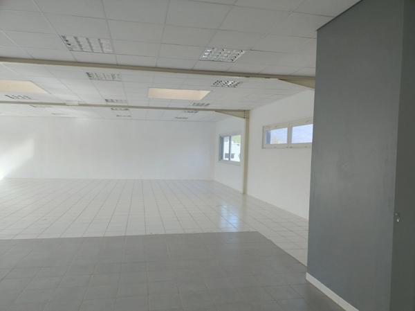Dpt Savoie (73), à louer VOGLANS Bureau 185 m²