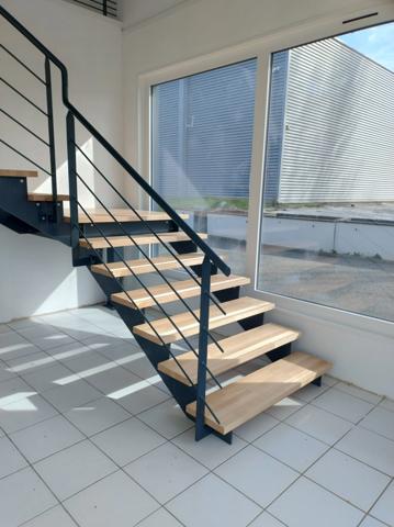 Dpt Savoie (73), à louer VOGLANS Bureau 185 m²