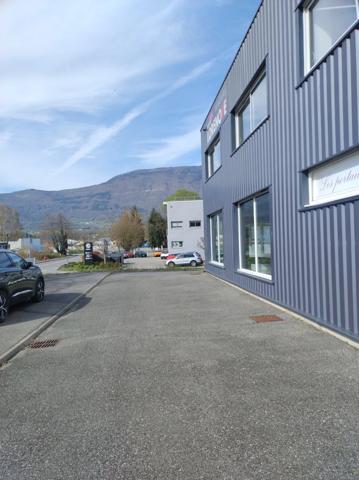 Dpt Savoie (73), à louer VOGLANS Bureau 185 m²