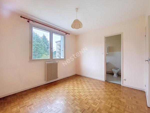 Nantes Mulotière : En vente ! Appartement T2 avec une chambre, espace de vie sur balcon, ascenseur, parking s/sol.