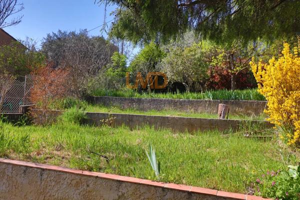 Saint Maximin: Maison T4 127m2 terrain 1011m2