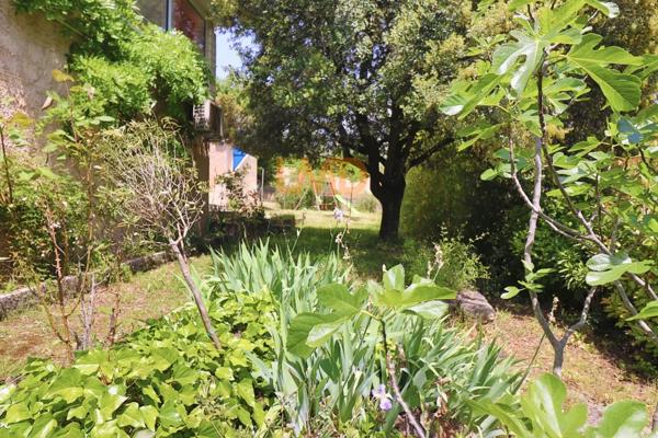 Saint Maximin: Maison T4 127m2 terrain 1011m2