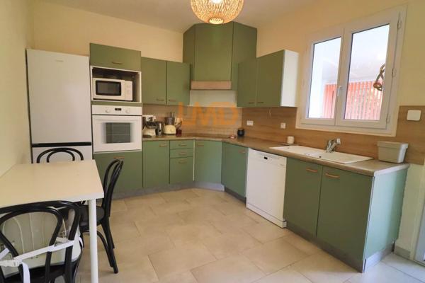 Saint Maximin: Maison T4 127m2 terrain 1011m2