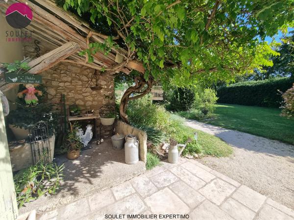 L'Isle-sur-la-Sorgue (84800) ***SOUS OFFRE***Superbes volumes pour ce Mas de 8 chambres