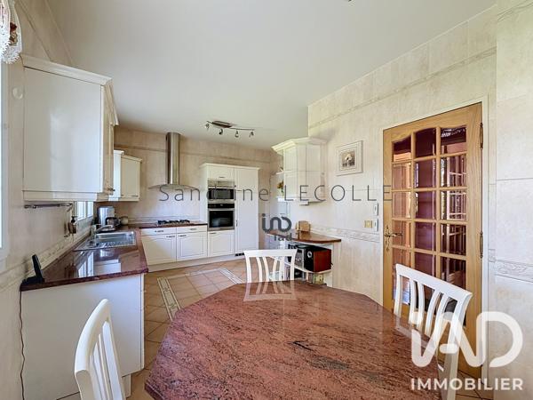 Maison à vendre 8 pièces 244,72 m² La Queue-en-Brie