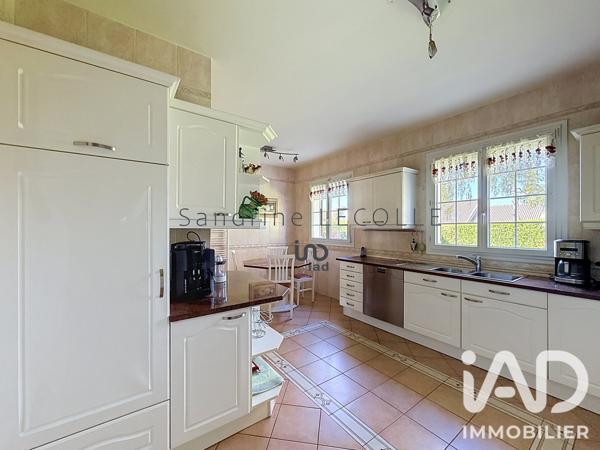 Maison à vendre 8 pièces 244,72 m² La Queue-en-Brie