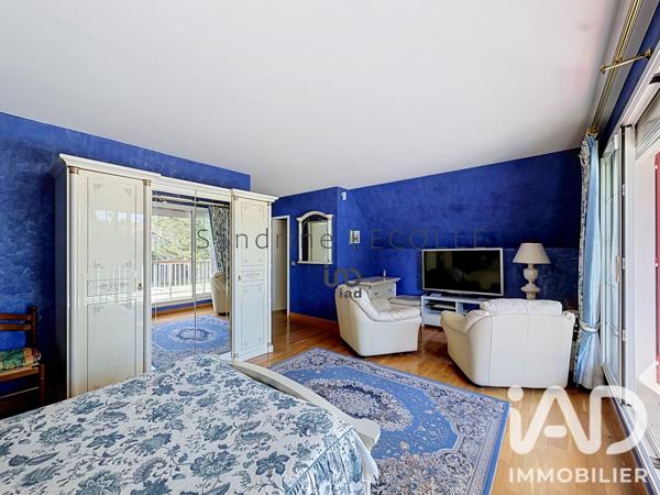 Maison à vendre 8 pièces 244,72 m² La Queue-en-Brie