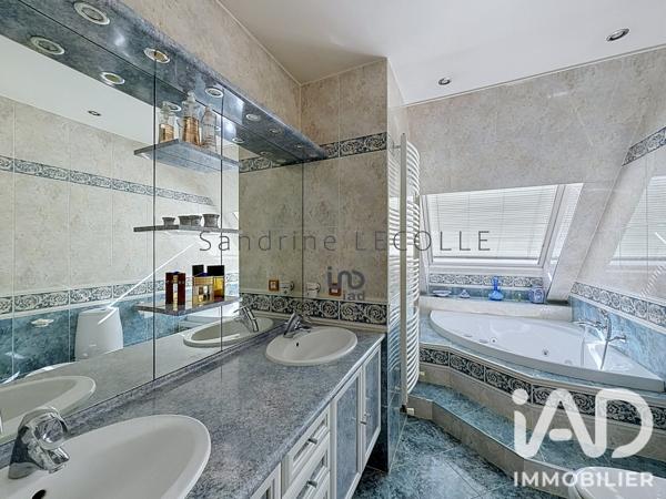 Maison à vendre 8 pièces 244,72 m² La Queue-en-Brie
