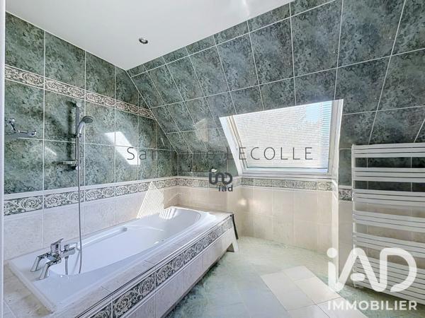 Maison à vendre 8 pièces 244,72 m² La Queue-en-Brie