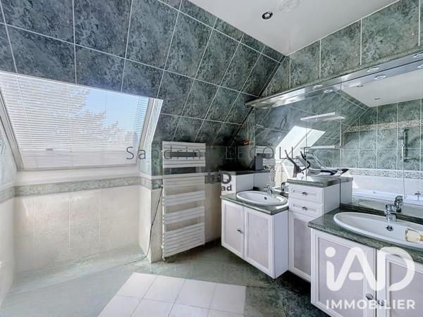 Maison à vendre 8 pièces 244,72 m² La Queue-en-Brie
