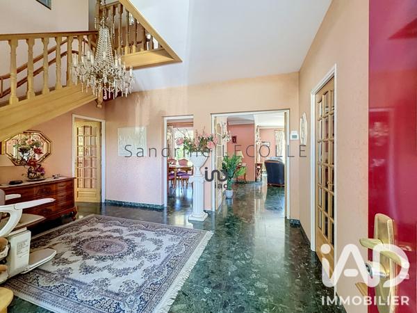 Maison à vendre 8 pièces 244,72 m² La Queue-en-Brie