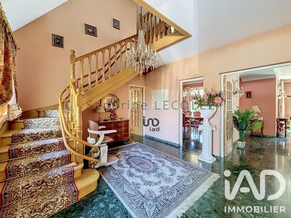 Maison à vendre 8 pièces 244,72 m² La Queue-en-Brie