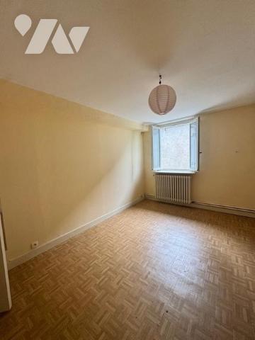 Immeuble à usage mixte - AZE