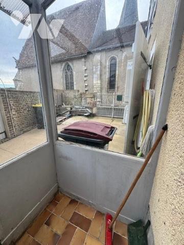 Immeuble à usage mixte - AZE