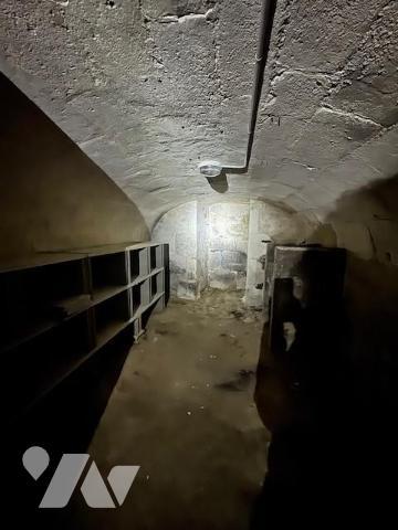 Immeuble à usage mixte - AZE