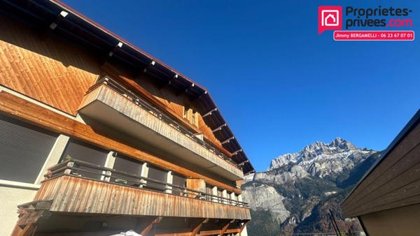 SALANCHES  Appartement duplex 81,72 m² + mezzanine ,3 chambres, Parfait état, 3 parkings 399 000  FAI