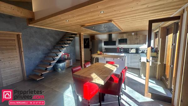 SALANCHES  Appartement duplex 81,72 m² + mezzanine ,3 chambres, Parfait état, 3 parkings 399 000  FAI