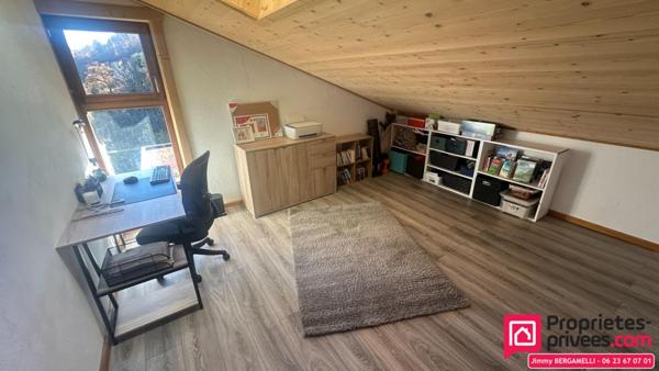 SALANCHES  Appartement duplex 81,72 m² + mezzanine ,3 chambres, Parfait état, 3 parkings 399 000  FAI