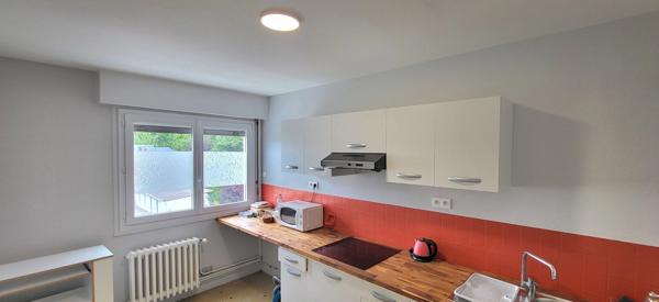 Rouen-Docks : Bel Appartement 73 m² au 5e E (Asc) avec 2 CH, Balcon panor., Gge priv. & Cave - Px attractif !