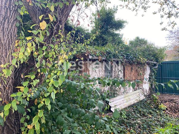 Terrain à bâtir proche des axes routiers des commerces de place de la Ferme de l 'école Jules Ferry, collège Emile Zola, Lycée internationale, Plateau de Saclay et Vélizy