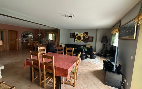 Maison à vendre    7 pièces •  Mûres