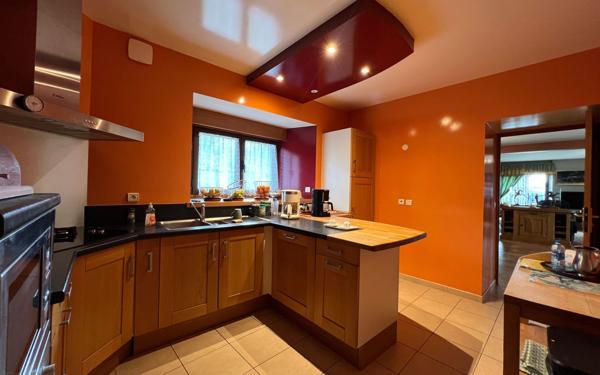 Maison à vendre    7 pièces •  Mûres