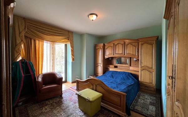 Maison à vendre    7 pièces •  Mûres