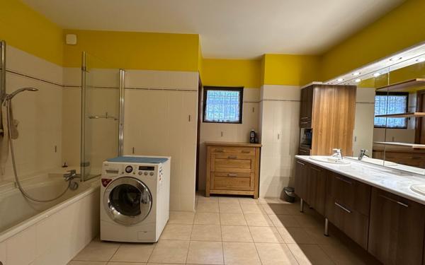 Maison à vendre    7 pièces •  Mûres