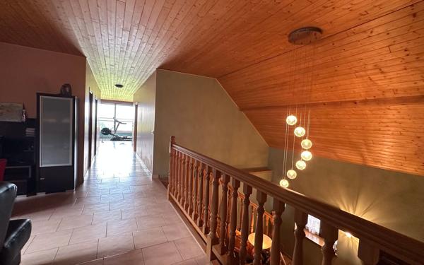 Maison à vendre    7 pièces •  Mûres