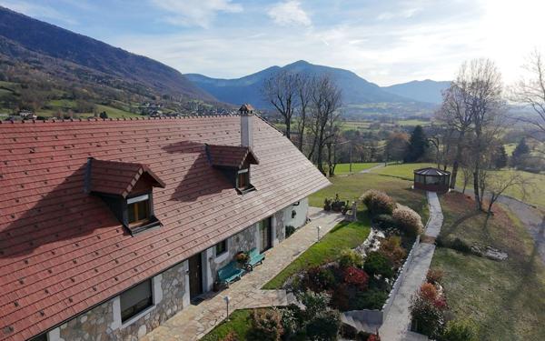 Maison à vendre    7 pièces •  Mûres