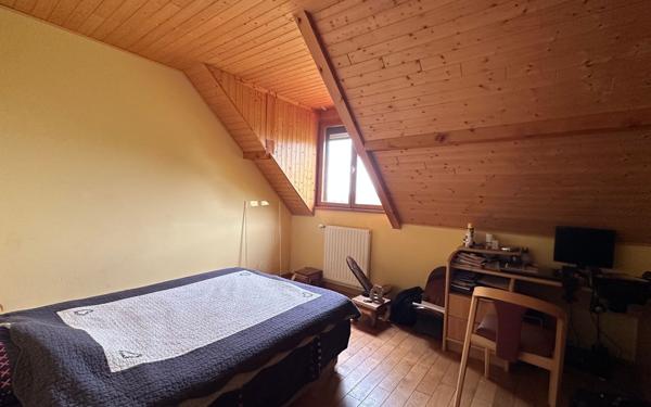 Maison à vendre    7 pièces •  Mûres