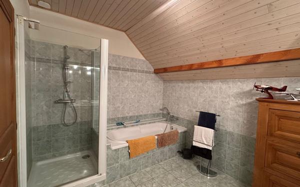 Maison à vendre    7 pièces •  Mûres