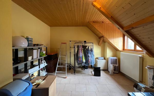 Maison à vendre    7 pièces •  Mûres