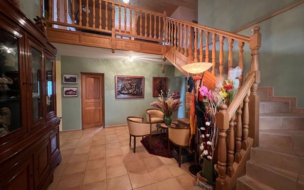 Maison à vendre    7 pièces •  Mûres