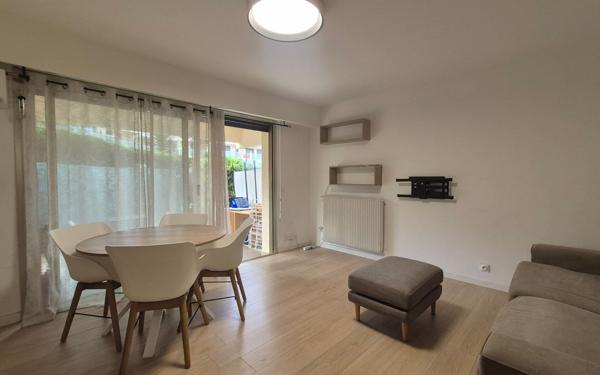 Appartement à louer    1 pièce • 25,73 m2 Antibes