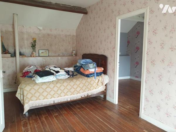 Maison en pierre avec dépendances