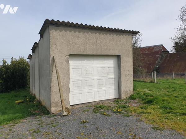 Maison en pierre avec dépendances