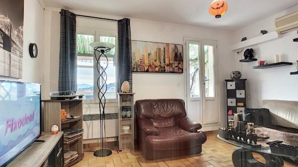 VIDAUBAN centre appartement 2 chambres - avec terrasse