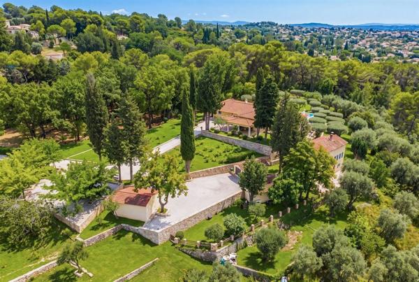 Vente Villa de luxe Grasse 10 Pièces 430 m²