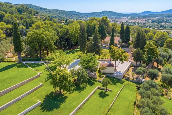 Vente Villa de luxe Grasse 10 Pièces 430 m²