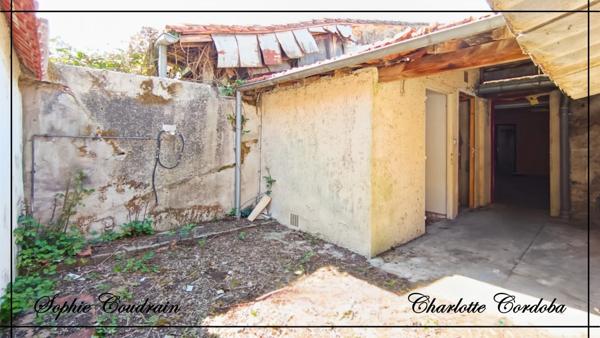 GARAGE AVEC COUR ET FORT POTENTIEL DE TRANSFORMATION – MIRAMONT-DE-GUYENNE (47)
