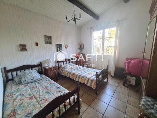 Pignans - Maison de plain-pied 70 m² sur un terrain de 2,5 ha, garage, annexes