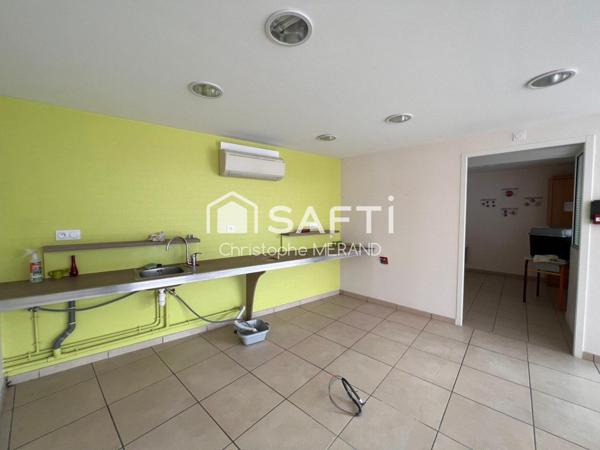 Commerce dans le centre de DANGE SAINT ROMAIN