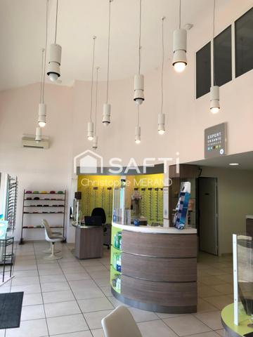 Commerce dans le centre de DANGE SAINT ROMAIN