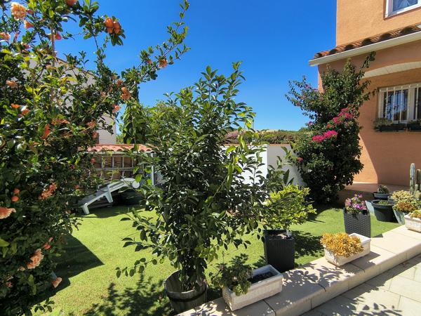 À vendre - Villa, 5 pièces située à Saint-Cyprien (66750)