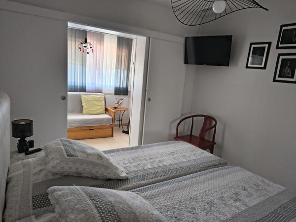 À vendre - Villa, 5 pièces située à Saint-Cyprien (66750)