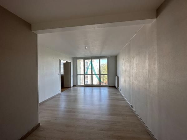 A VENDRE 3 PIECES - TRES BON ETAT CAUCRIAUVILLE