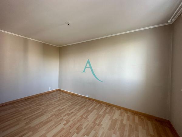 A VENDRE 3 PIECES - TRES BON ETAT CAUCRIAUVILLE