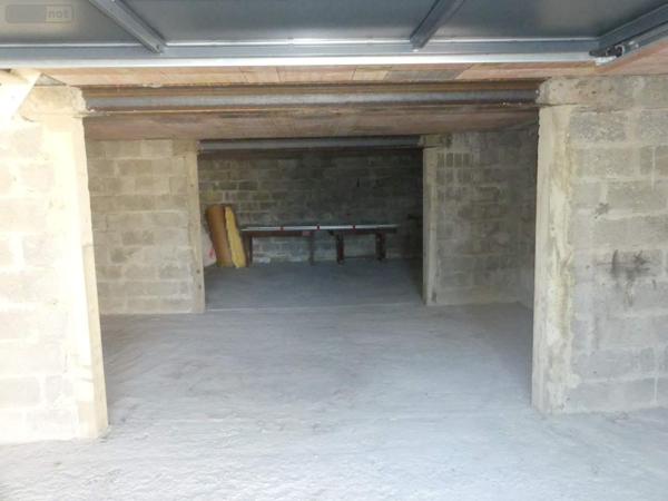 Garage - Parking à vendre à Longueville dans la Manche (50290), ref : 028/1501