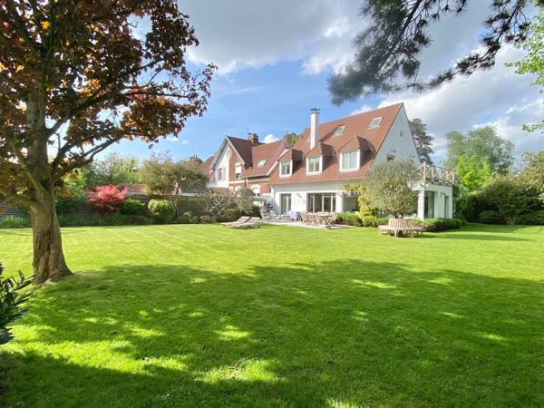 Vente Maison de luxe Croix 8 Pièces 230 m²